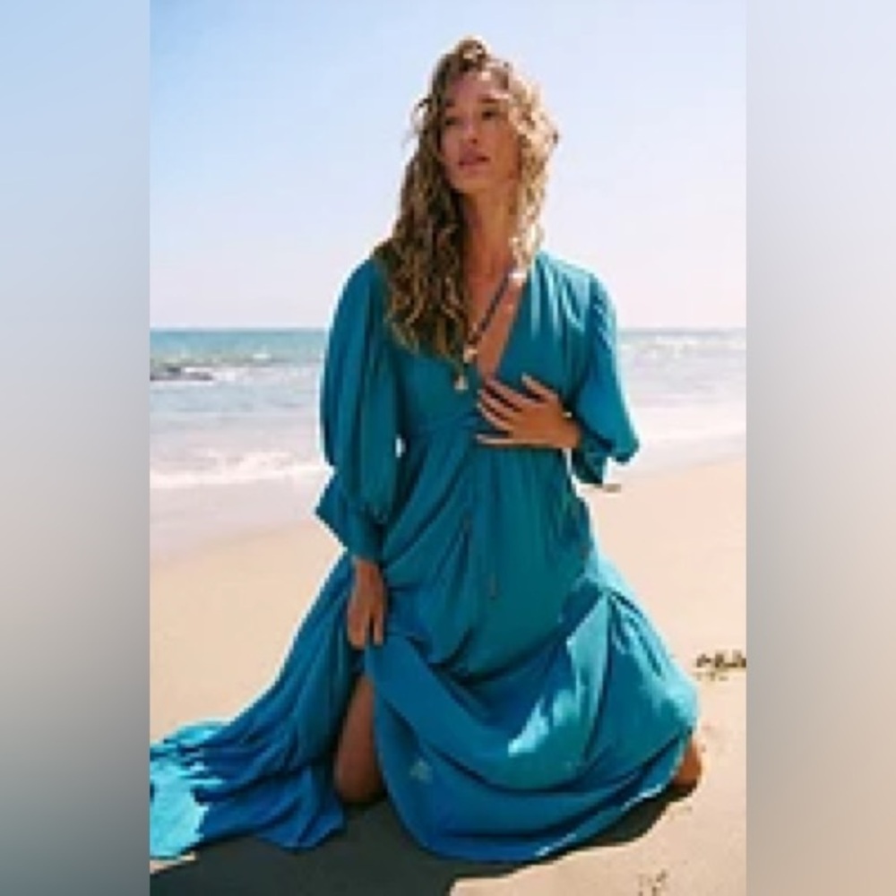 FREE PEOPLE
Just Like Paradise Maxi Color: Blue Moon - Picture 4 of 7